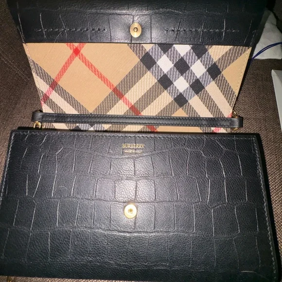 Burberry Black Leather Chain Bag - Picture 2 of 7